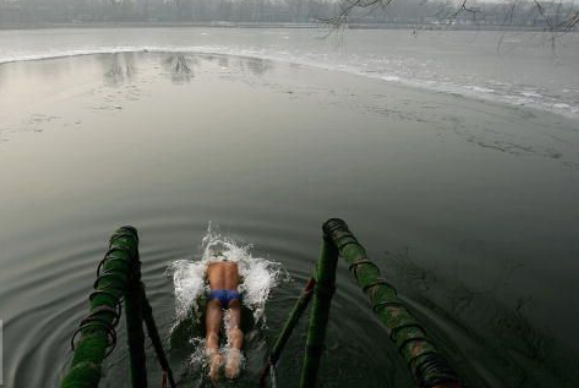 Klimaerkältung-Beijing-plunge-in-Ice