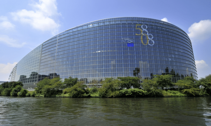 EU-Parlament: Rauchverbot nicht durchführbar